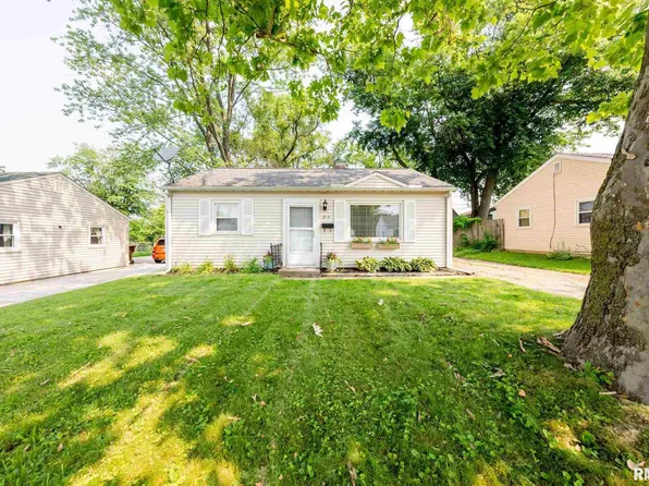 915 W Purtscher Dr, Peoria, IL 61614