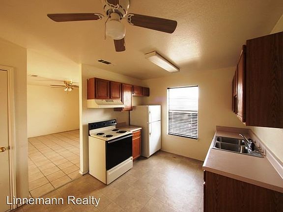 5th image of 1806 Windward Dr APT C