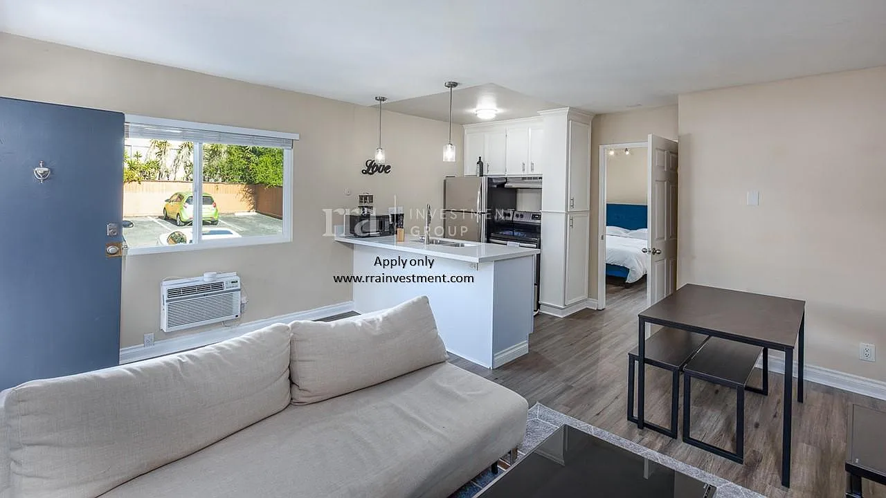 2411 Adams Ave — Photo 1