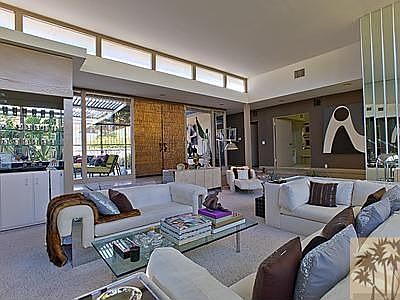 3rd image of 444 E Santiago Way