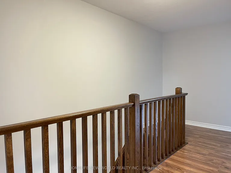 2276 Whistling Springs Cres — Photo 11