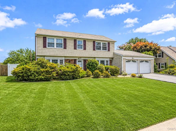 67 Lakeside Avenue, Lake Grove, NY 11755