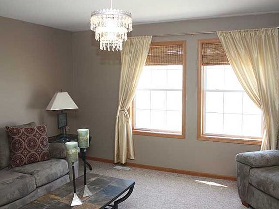 4th image of 10450 Scarlet Oak Dr