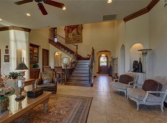 4th image of 6724 Medinah Dr