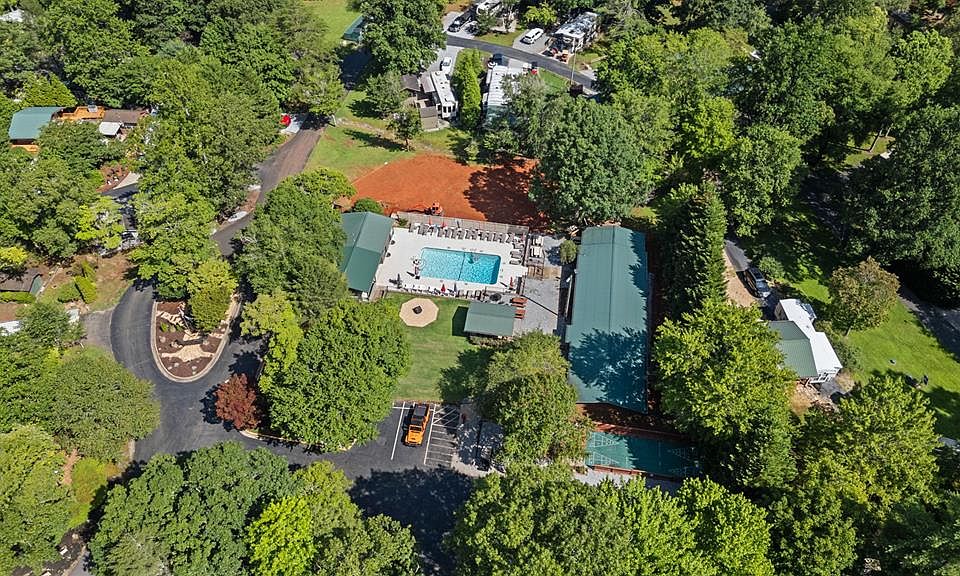 1st image of 496 Hidden Valley Rd