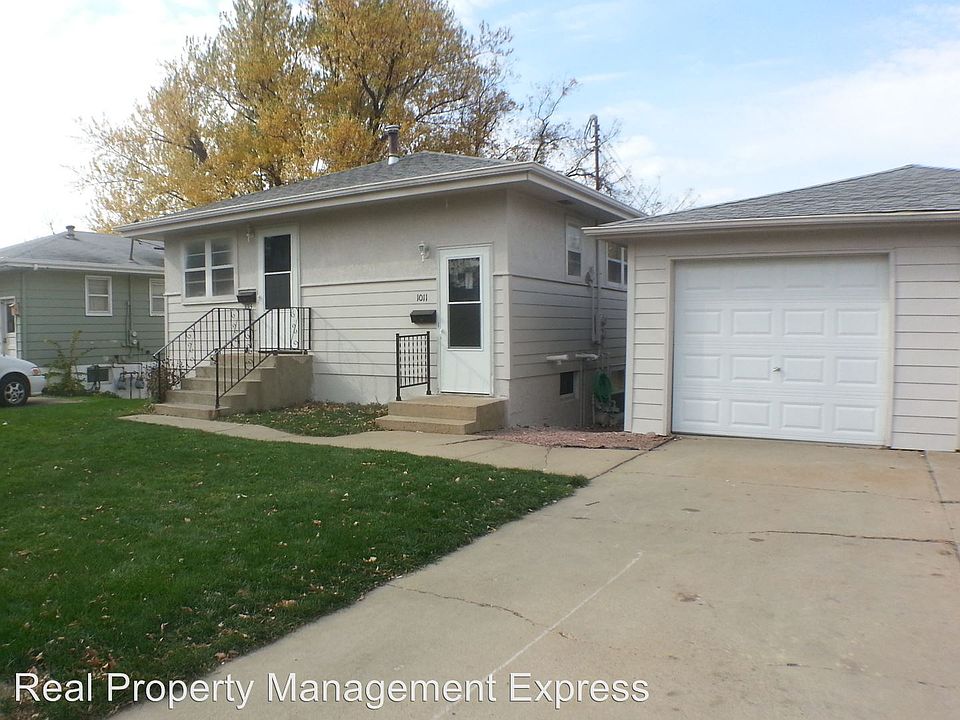 1st image of 1013 S Blaine Ave