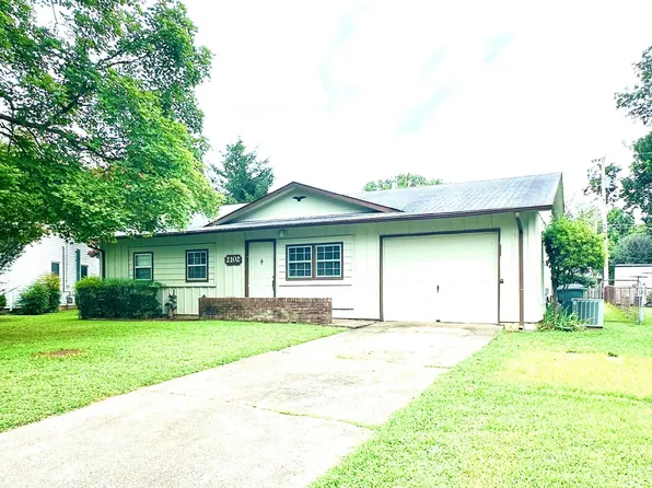 2102 Fernbrook Dr NE, Huntsville, AL 35811