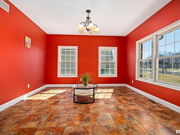 5th image of 1817 Autumn Rdg