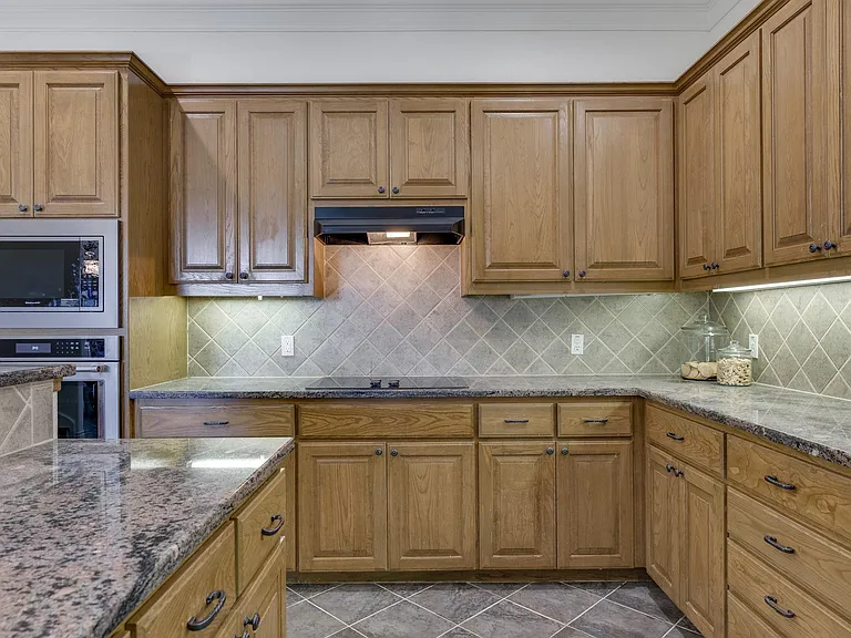 132 Lakeway Dr — Photo 13