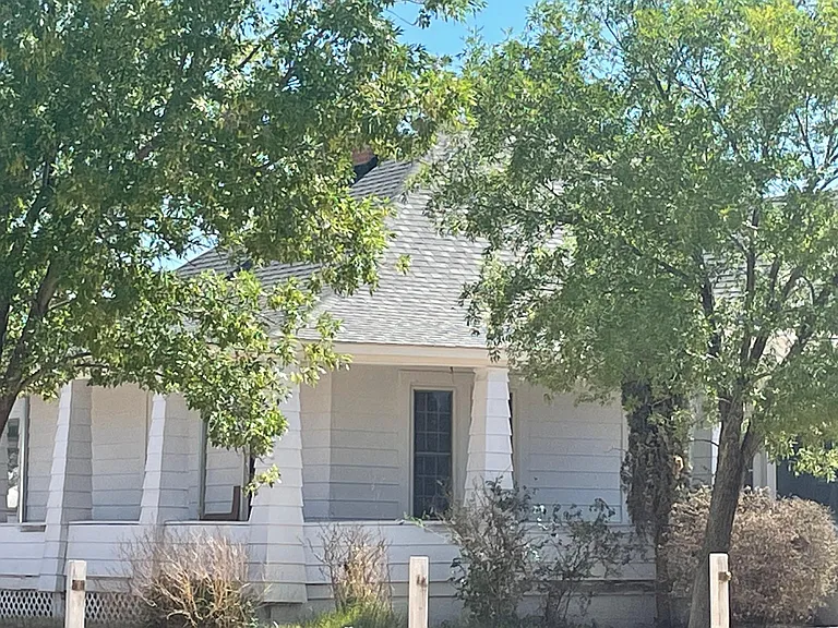 405 W Grand Ave — Photo 2
