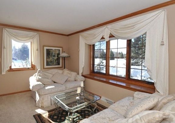 4th image of 19240 Whitehall Ct