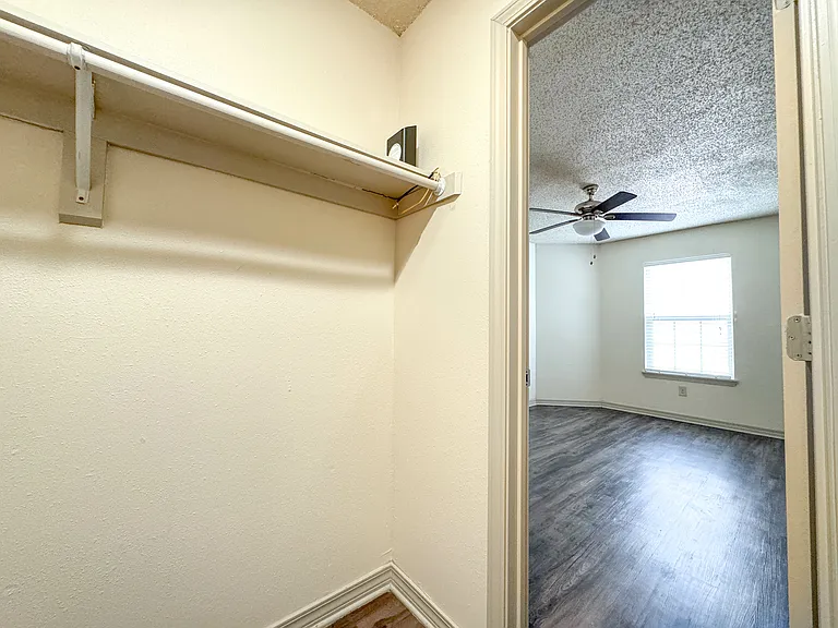Ardendale Oaks Apartments — Photo 15