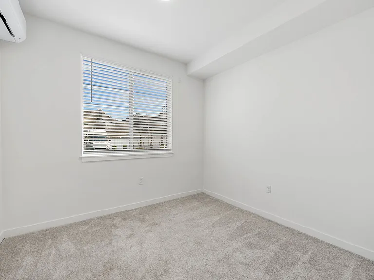 51st Street Apartments — Photo 10