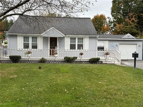 129 Grove St, North Syracuse, NY 13212