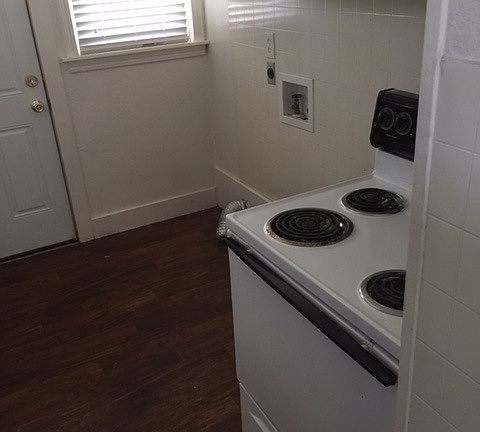 Full washer/dryer hookup