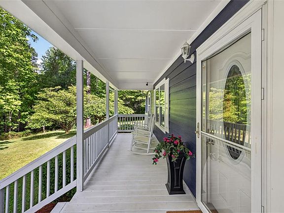 4th image of 195 Phillips Dr
