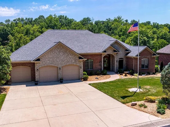 165 Saint Annes Dr, North Bend, OH 45052