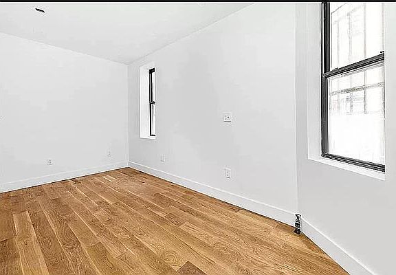 3rd image of 16 Saint Marks Pl APT 5D