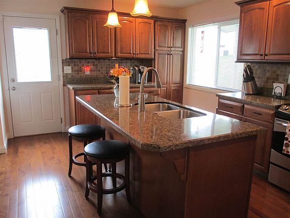 3rd image of 4650 N Brookwood Dr