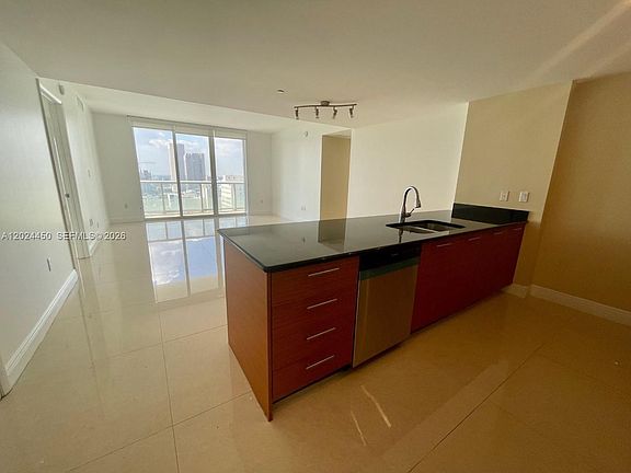 3rd image of 50 Biscayne Blvd APT 2401