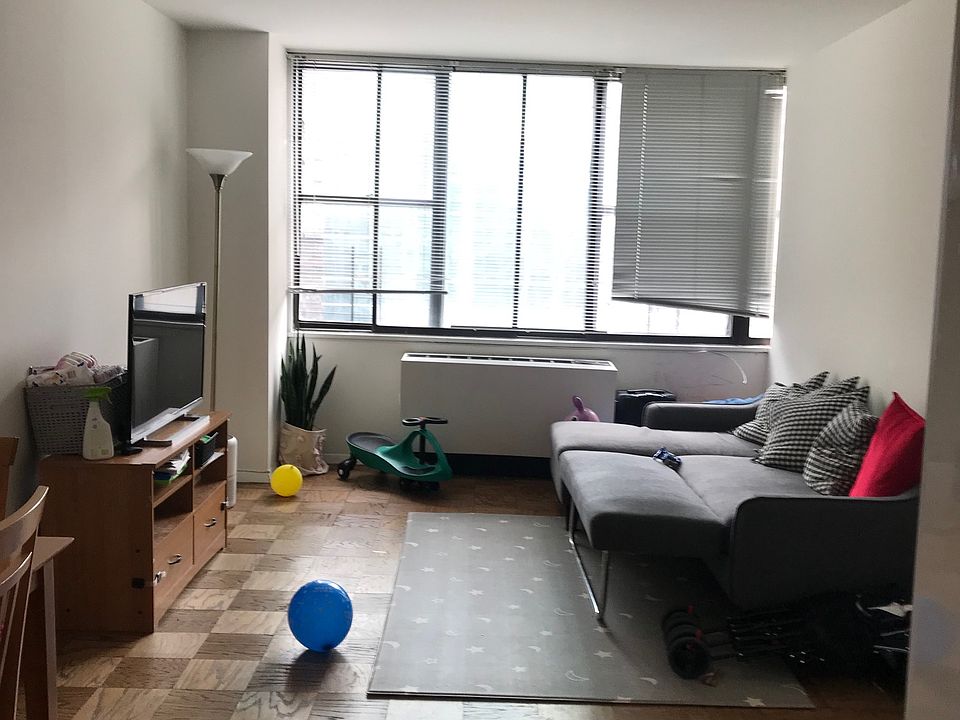 1st image of 301 E 45th St APT 18D