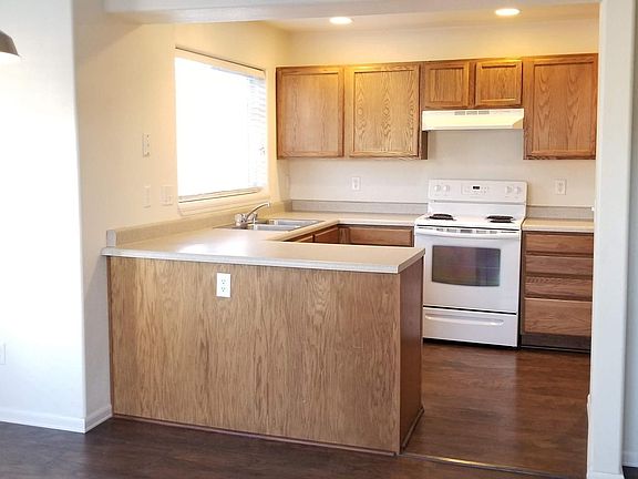 4th image of 877 Forestglen Dr APT B
