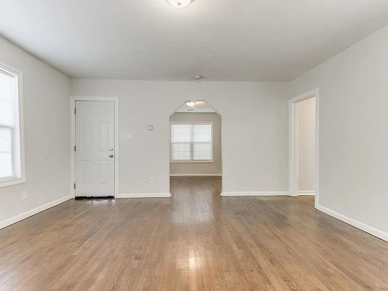 2042 NW 34th St — Photo 15