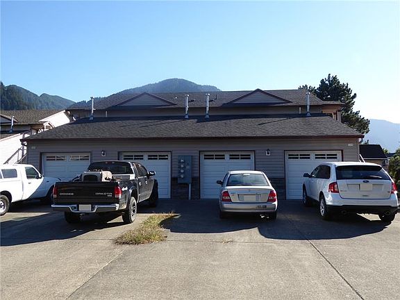 2nd image of 1124 Wacomac St