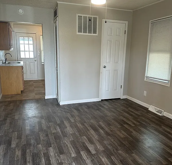 120 Lakeside Ave — Photo 2