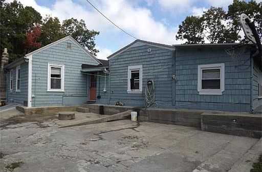4th image of 1080 Central Ave