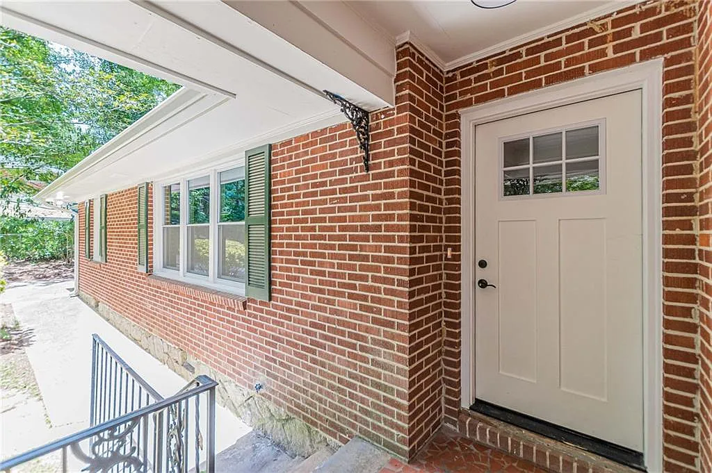 3 bed, 2.0 bath, 1812 sqft, $2,500 — Photo 4