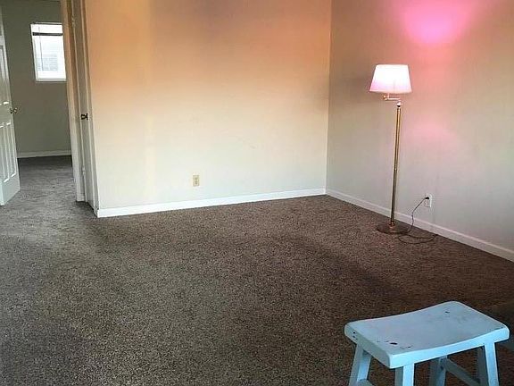 3rd image of 4416 Moorpark Ave APT 2