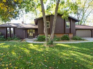 1288 Mayer St, Menasha, WI 54952