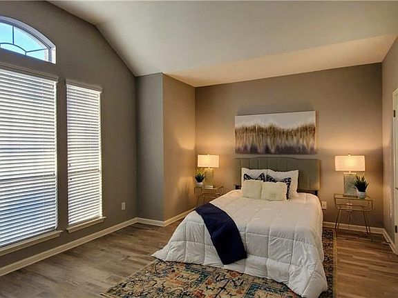 5th image of 1302 Laurel Glen Blvd