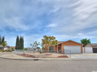 240 S Roxie Dr, Ripon, CA 95366