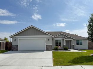 7425 Courtney Dr, Pasco, WA 99301