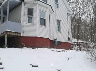 195 Riverside Dr, Auburn, ME 04210