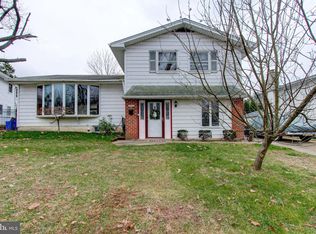 8903 Bloomfield Pl, Philadelphia, PA 19115