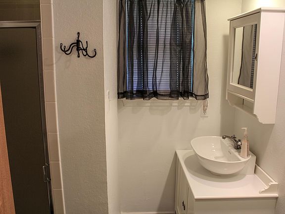 4th image of 3422 Country Club Dr