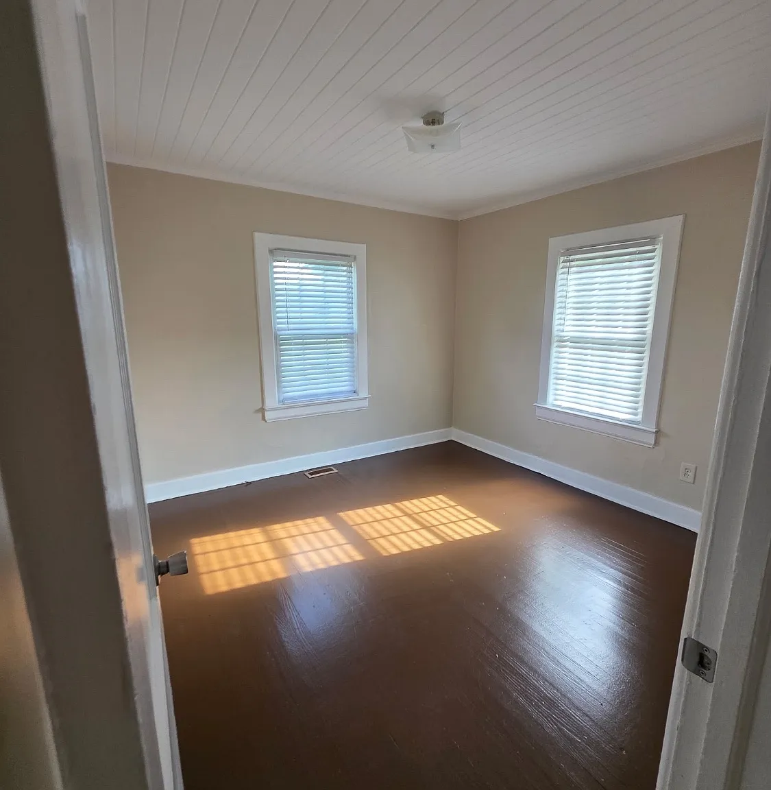 3 bed, 1200 sqft, $1,200 — Photo 3