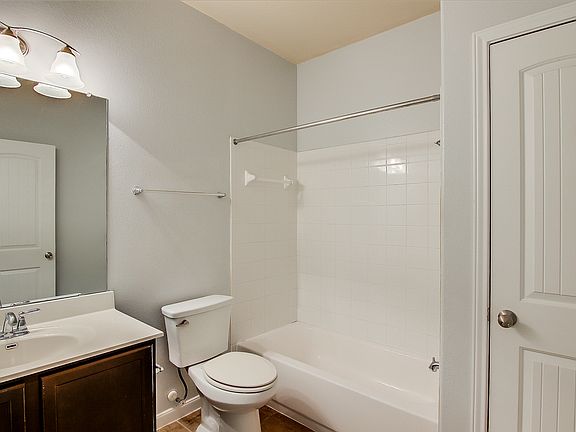 4th image of 1904 Discovery Blvd
