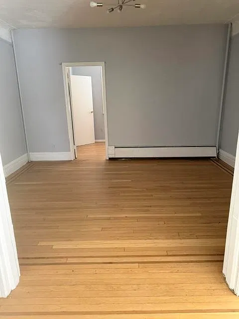 3 bed, 1.0 bath, 1000 sqft, $2,950 — Photo 4