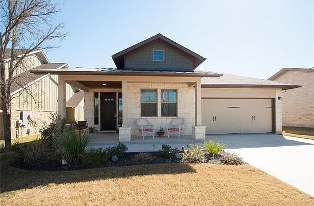 Beautiful custom single story home in Buda's Watson Hollow.