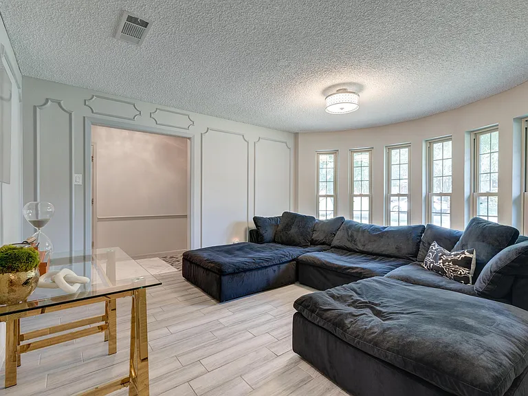 7716 Perkins Dr — Photo 8