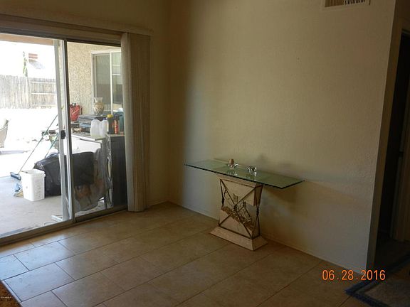3rd image of 1025 E Oraibi Dr