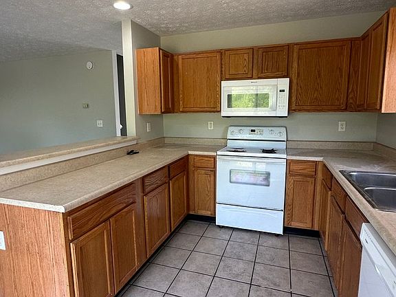 4th image of 3891-3895 Ledyard St