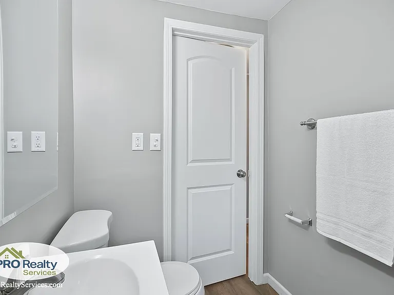 4516 Monroe St NE — Photo 10