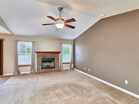 4th image of 139 Cuivre River Dr