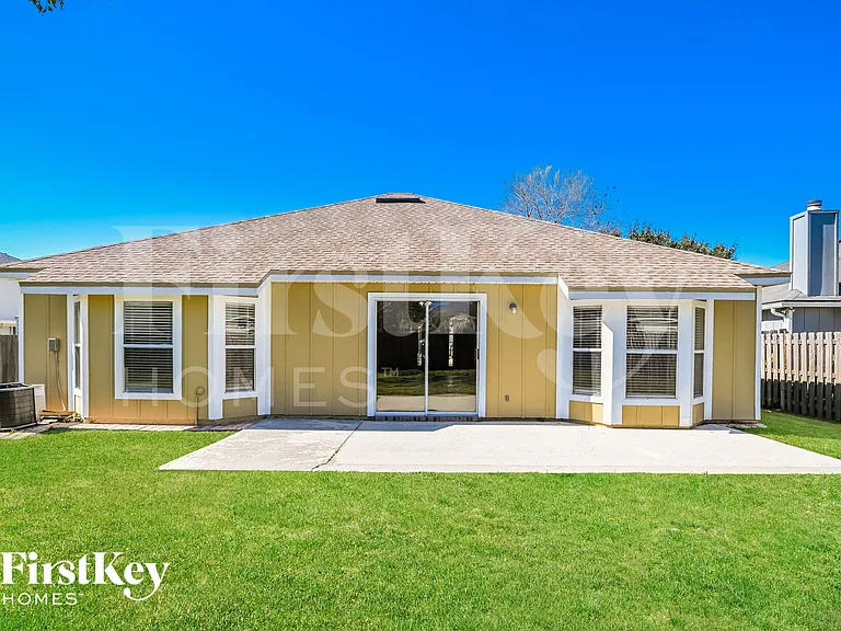 6983 Lafayette Park Dr — Photo 14