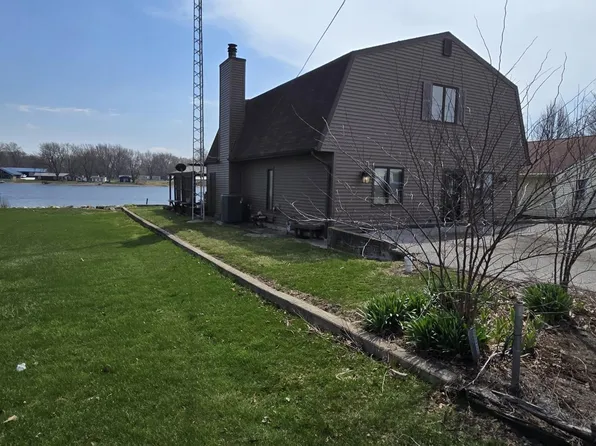 33 E Ireland Dr, North Manchester, IN 46962